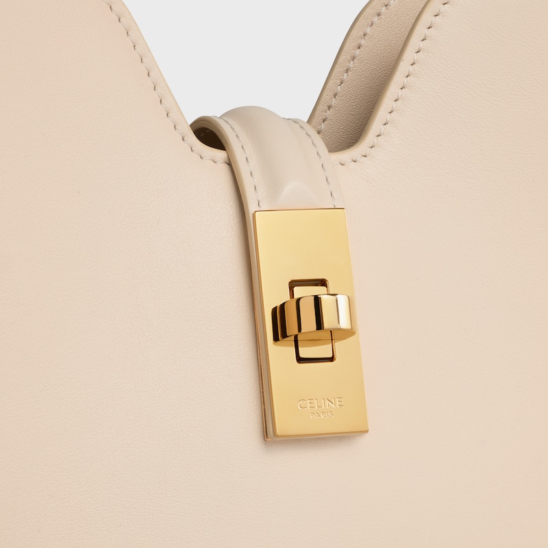 petit sac souple camille 16 en cuir de veau lisse