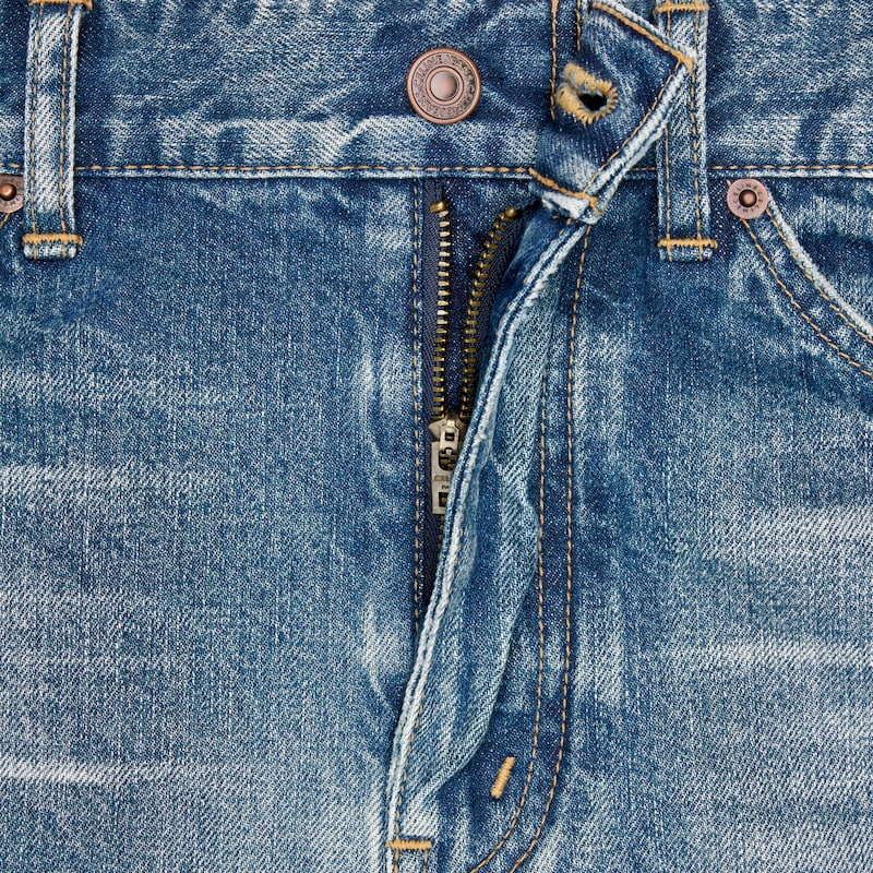 short de skate en denim délavé bleu électrique