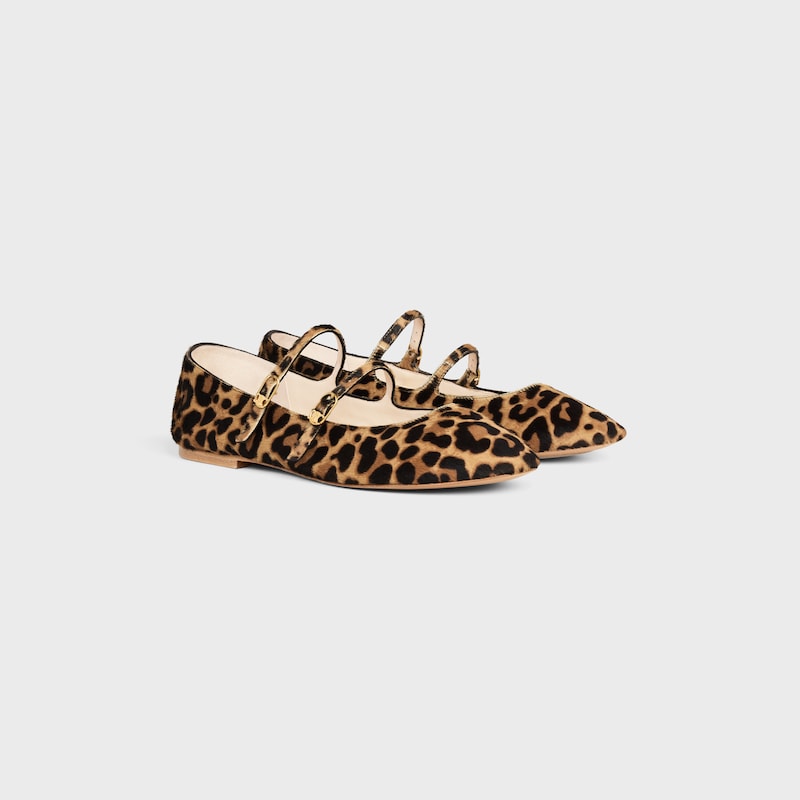 ballerines céline à double bride en veau poilu imprimé léopard