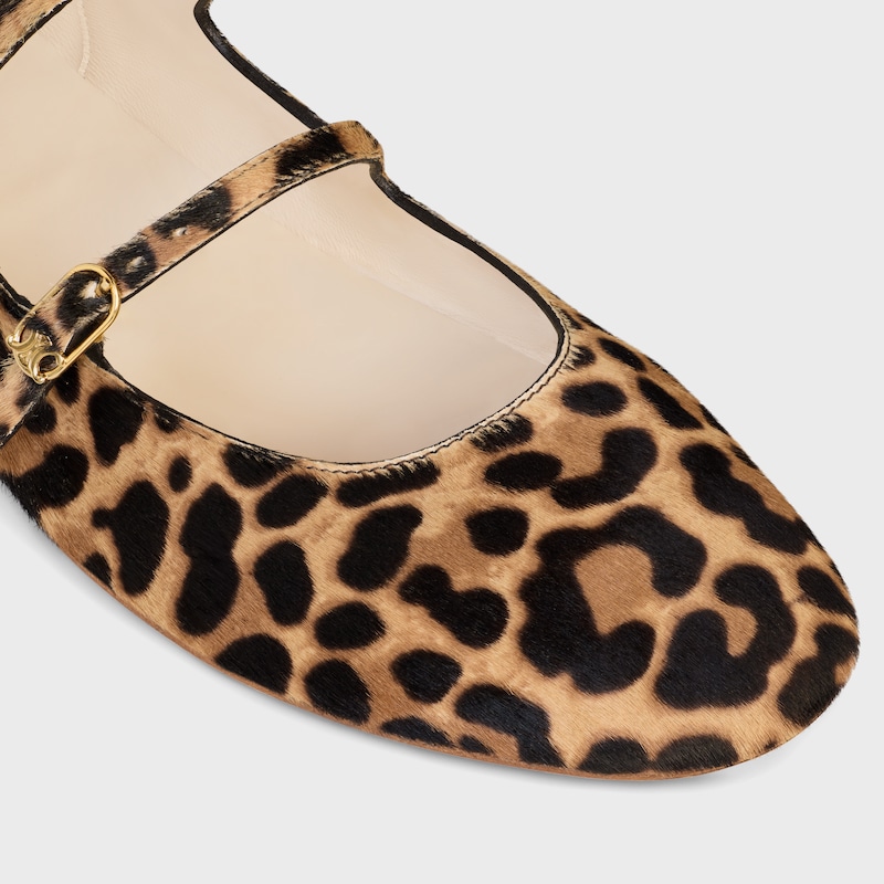 ballerines céline à double bride en veau poilu imprimé léopard