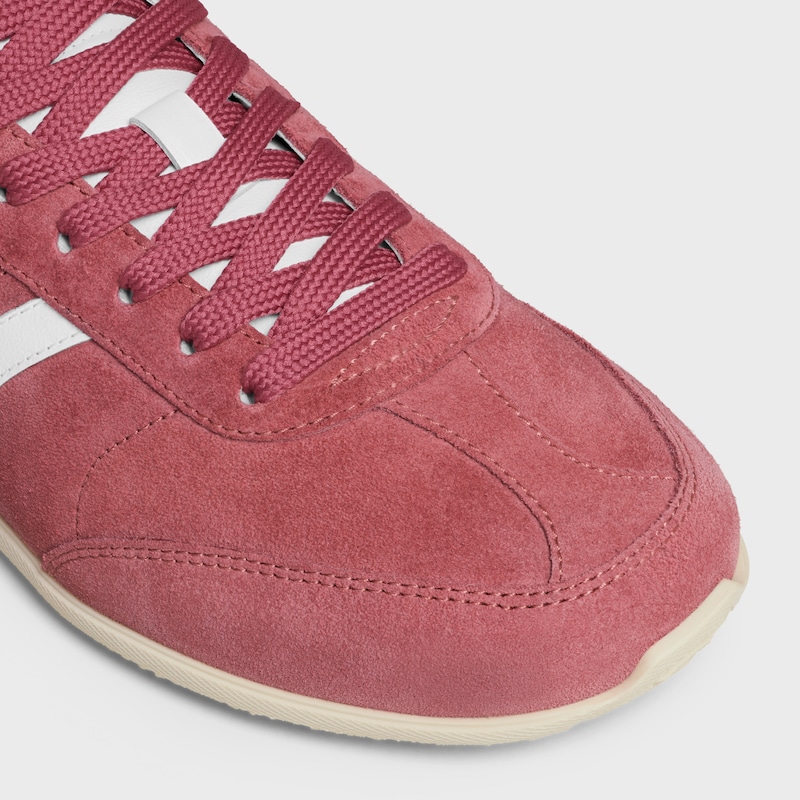 baskets basses à lacets celine jogger avec motif triomphe en daim et cuir de veau.